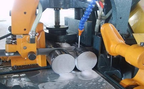 龙马潭卧式带锯床的送料方式有哪几种？