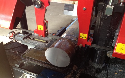 龙马潭卧式带锯床加工时出现明显振荡如何排查？